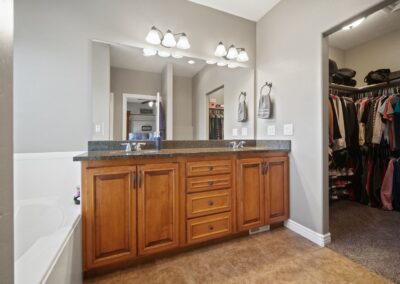 CedarHills_UtahCounty_CustomHome_MasterBathroom_Primary