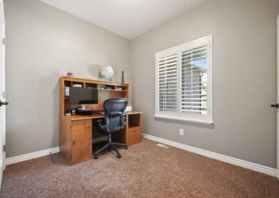 CedarHills_UtahCounty_CustomHome_Bedroom_Office
