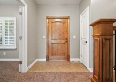 CedarHills_UtahCounty_CustomHome_FrontDoor_EntryWay