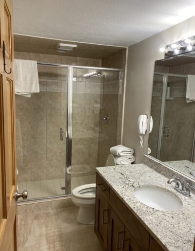 ParkCity_SummitCounty_Restoration_Remodel_Pinebrook_Bathroom_After