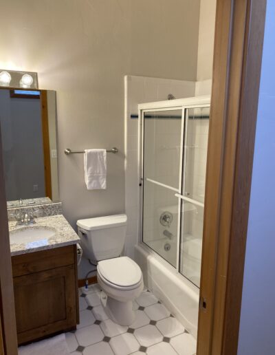 ParkCity_SummitCounty_Restoration_Remodel_Pinebrook_Bathroom_After