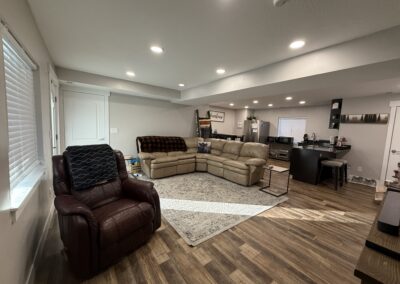 PleasantGrove_UtahCounty_CustomHome_Basement_LivingRoom