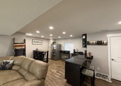 PleasantGrove_UtahCounty_CustomHome_Basement_LivingRoom