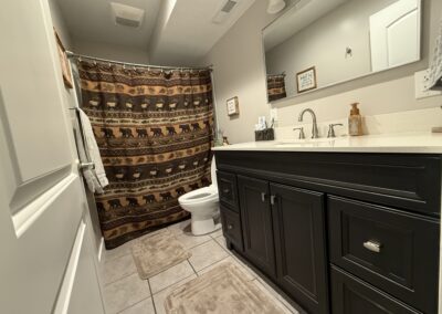 PleasantGrove_UtahCounty_CustomHome_Basement_Bathroom
