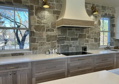 Holliday_SaltLake_LuxuryCustomHome_NewConstruction_Kitchen_OvenRange