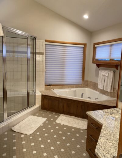 ParkCity_SummitCounty_Restoration_Remodel_Pinebrook_Bathroom_After