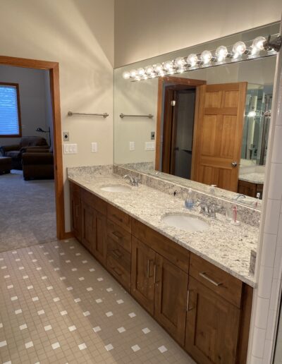 ParkCity_SummitCounty_Restoration_Remodel_Pinebrook_Bathroom_After